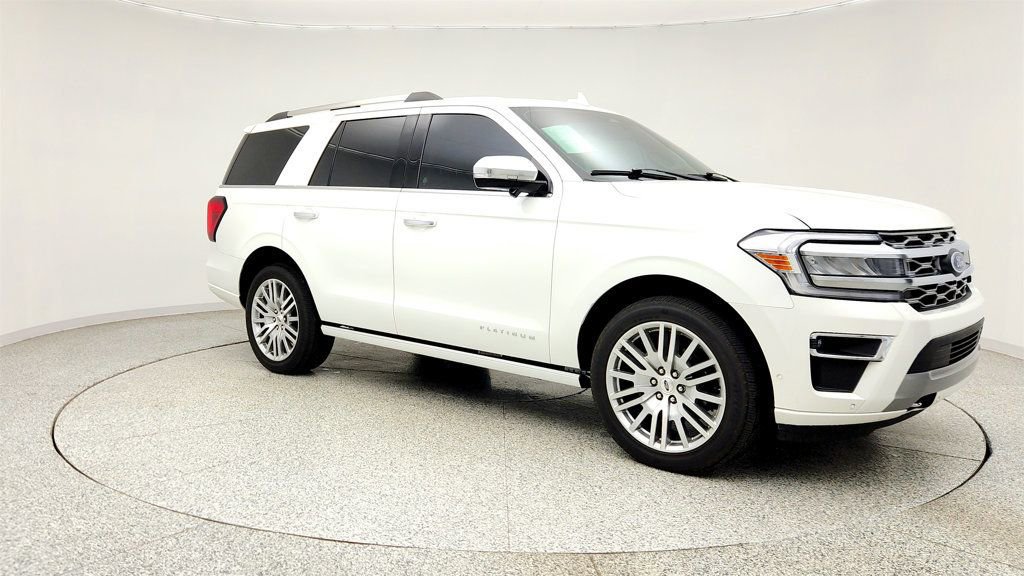 Used 2024 Ford Expedition Platinum AWD/4WD image 3