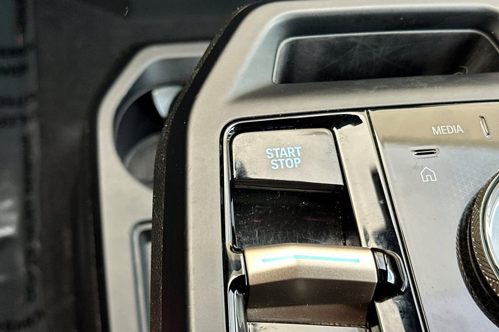 Used 2023 BMW iX xDrive50 w/ Sport Package image 25