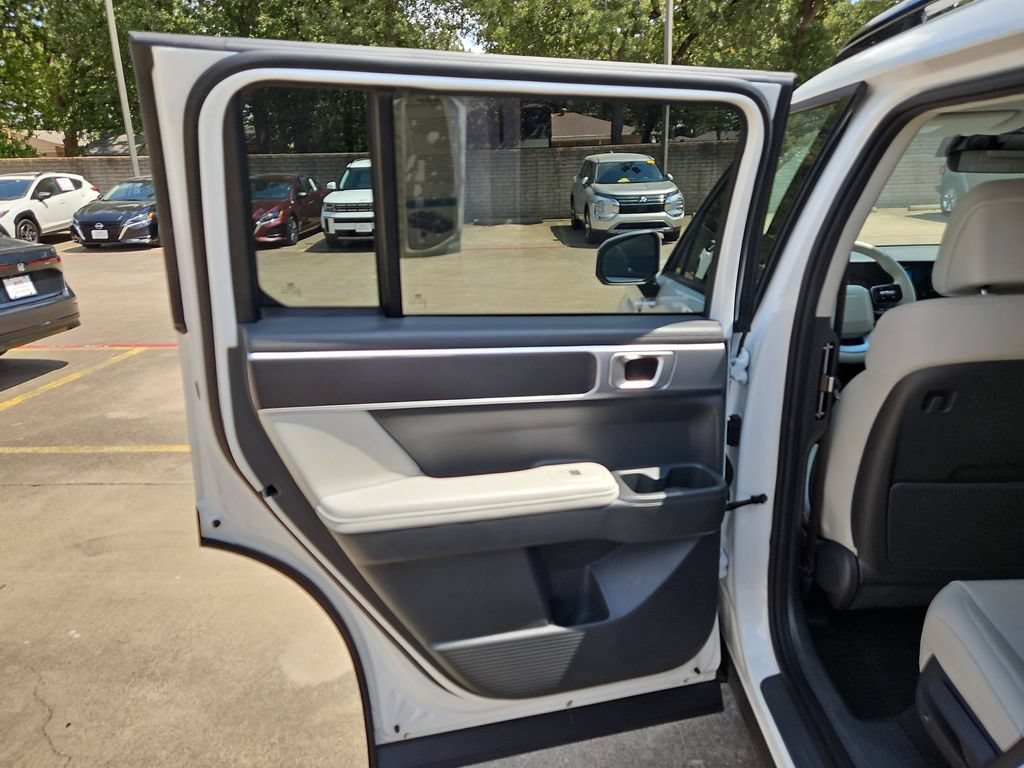 Used 2025 Hyundai Santa Fe SEL FWD image 27