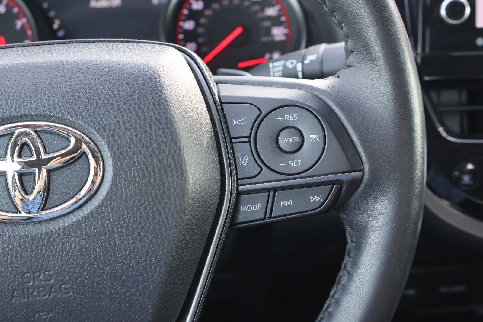 Used 2022 Toyota Camry XSE FWD image 29