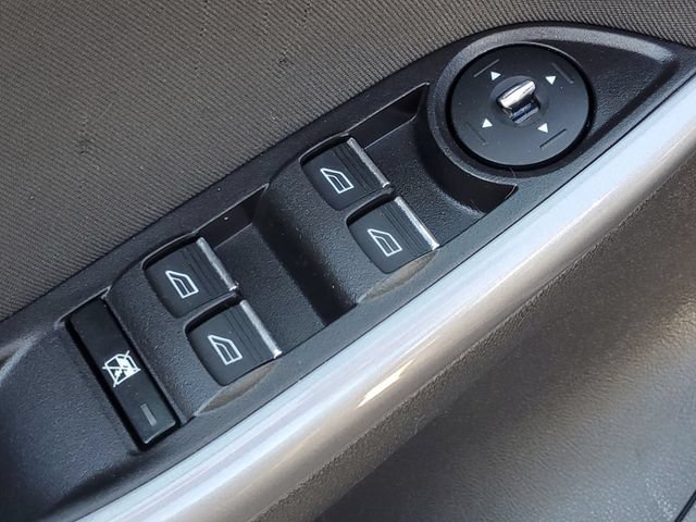Used 2014 Ford Focus Titanium w/ Luxury Package FWD image 29