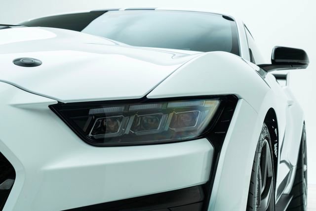 Used 2021 Ford Mustang Shelby GT500 w/ Carbon Fiber Track Pack image 11