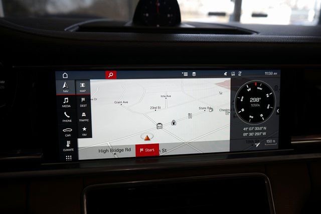 Used 2019 Porsche Panamera 4 image 8