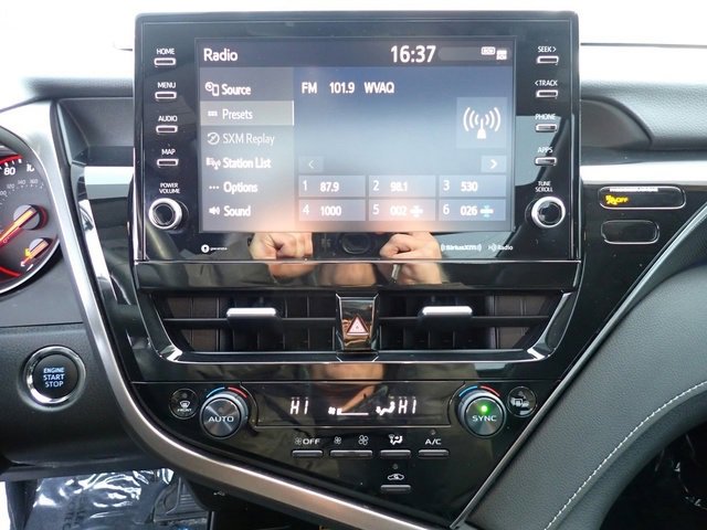 Used 2023 Toyota Camry XSE image 28