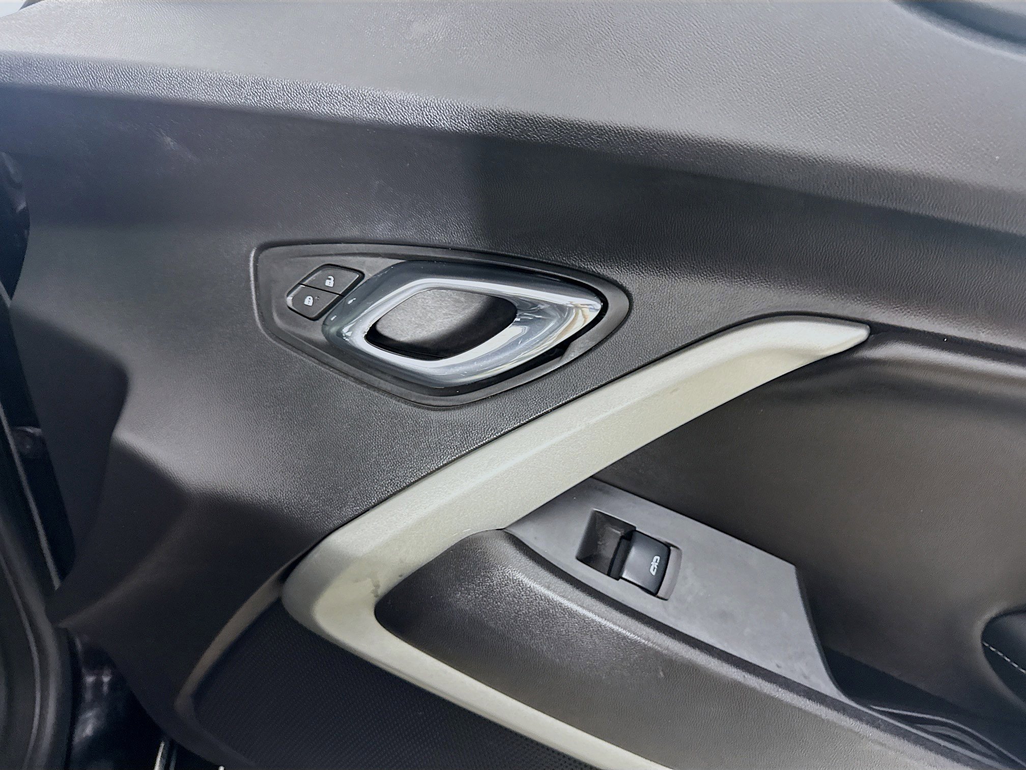 Used 2017 Chevrolet Camaro SS image 29