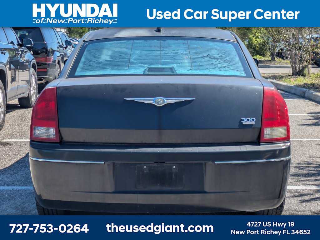 Used 2006 Chrysler 300 Touring RWD image 4
