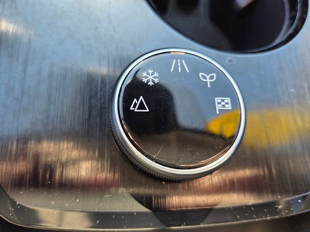 Used 2023 Nissan Rogue SV image 27