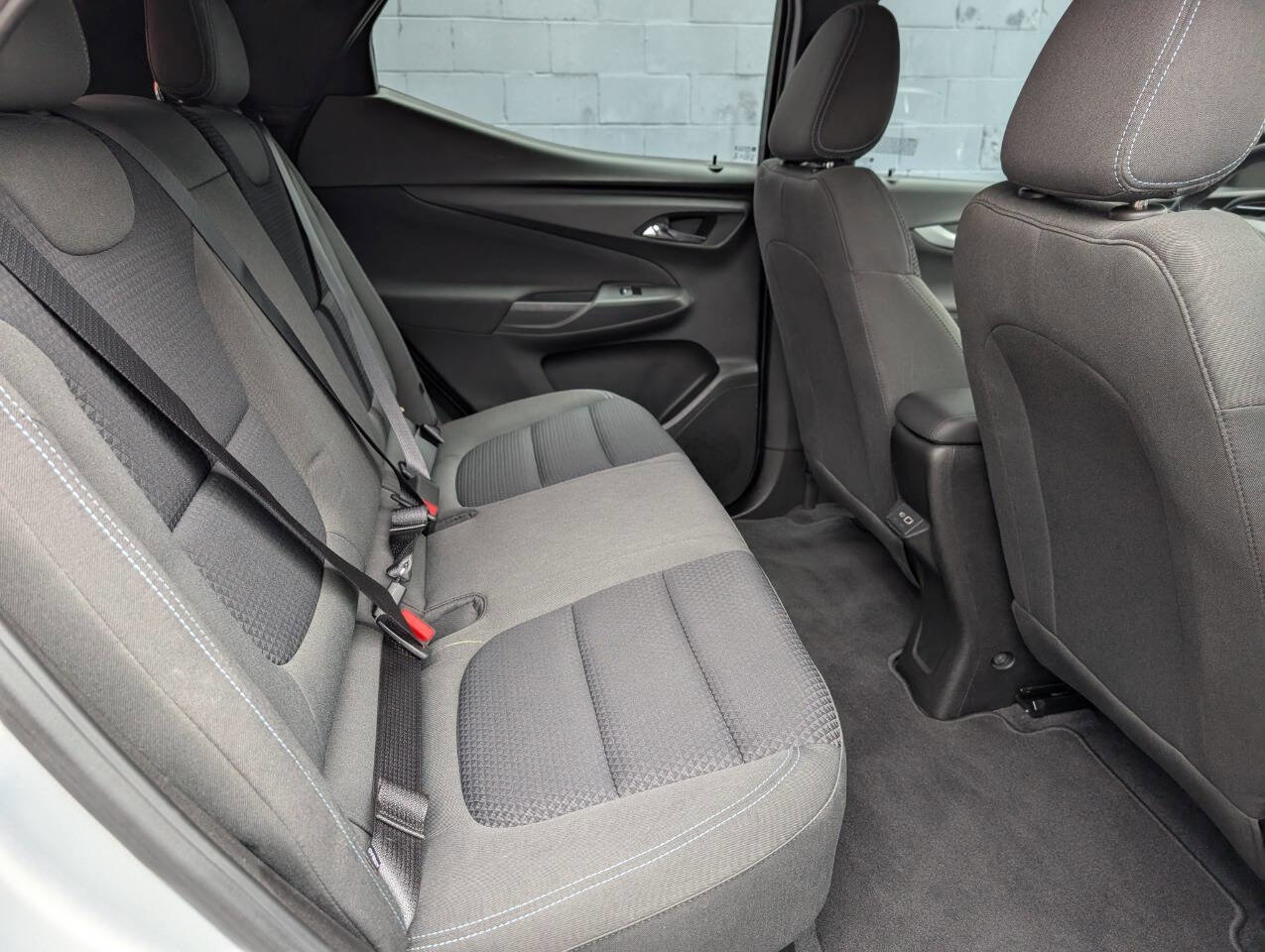 Used 2023 Chevrolet Bolt EUV LT w/ Comfort Package FWD image 9