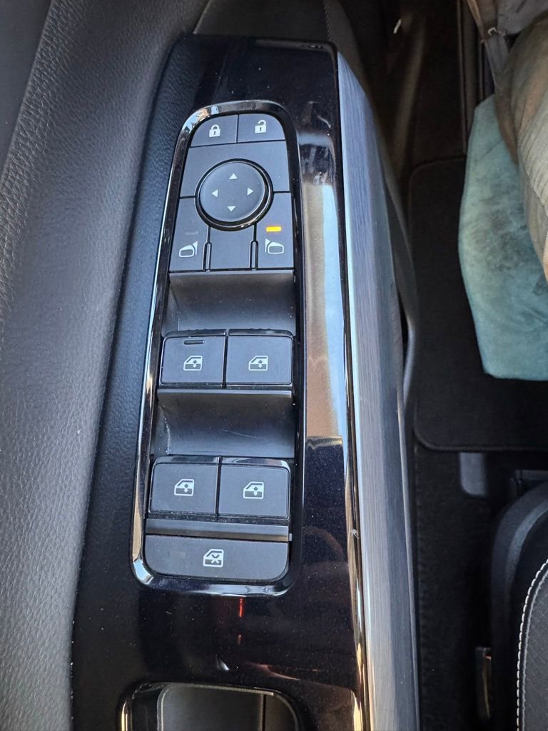 Used 2025 Nissan Pathfinder SL image 26