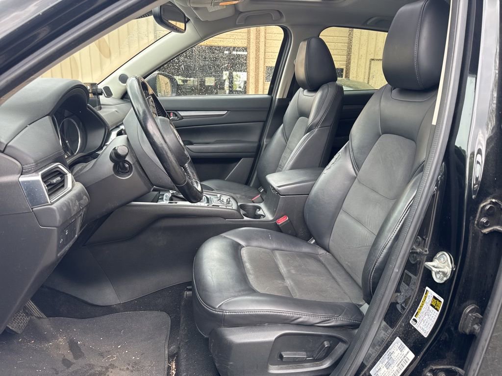 Used 2017 MAZDA CX-5 Touring w/ Preferred Equipment Package FWD image 5