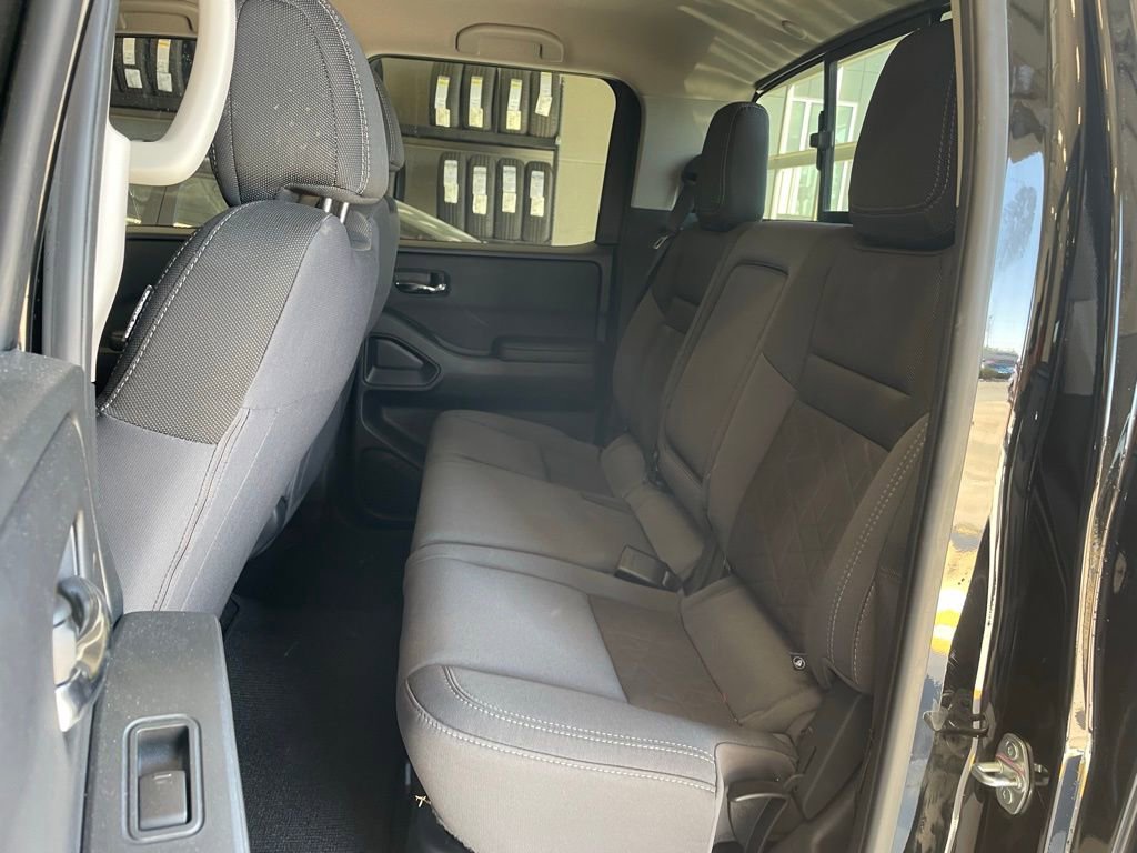 Certified 2025 Nissan Frontier SV image 14