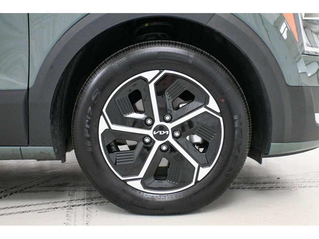 Used 2025 Kia Niro EX w/ EX Cold Weather Package FWD image 10