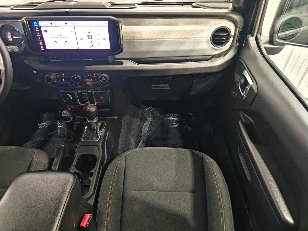 Used 2024 Jeep Wrangler Unlimited image 24
