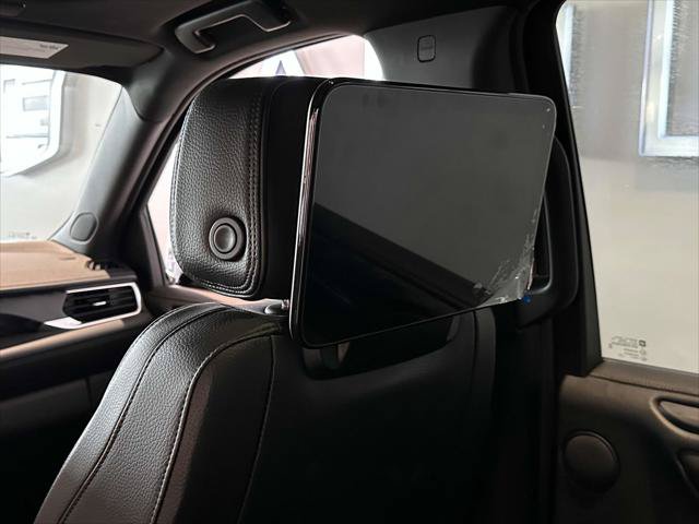 Used 2023 GMC Yukon XL Denali AWD/4WD image 14