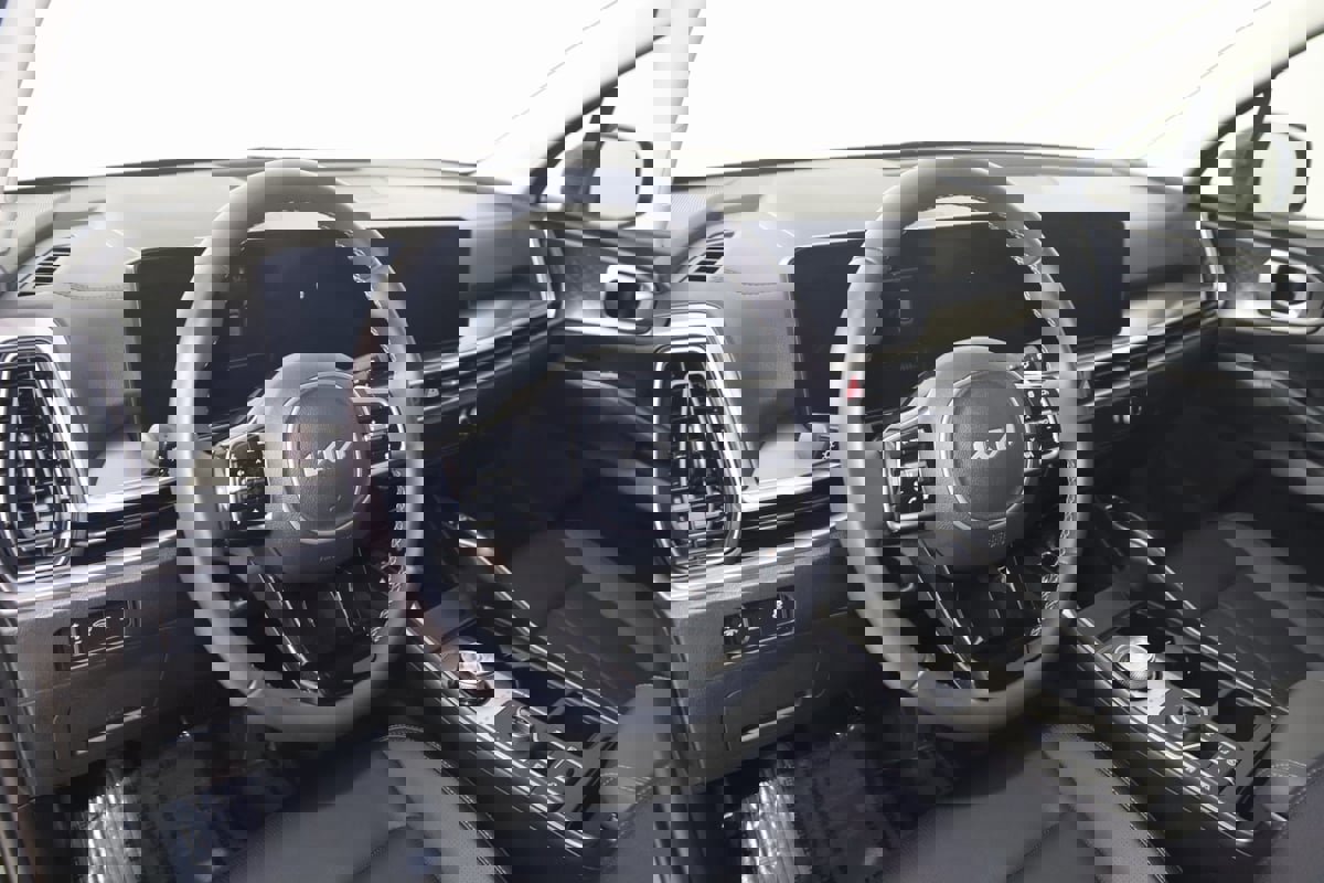 Used 2025 Kia Sorento EX image 28