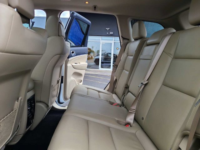 Used 2021 Jeep Grand Cherokee Limited AWD/4WD image 24