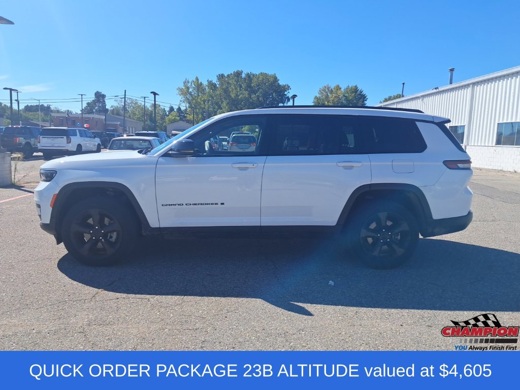 Used 2023 Jeep Grand Cherokee L Laredo AWD/4WD image 2