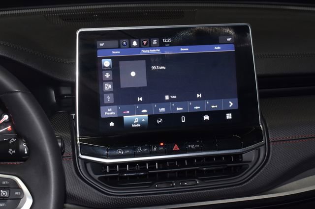 Certified 2025 Jeep Compass Trailhawk image 16