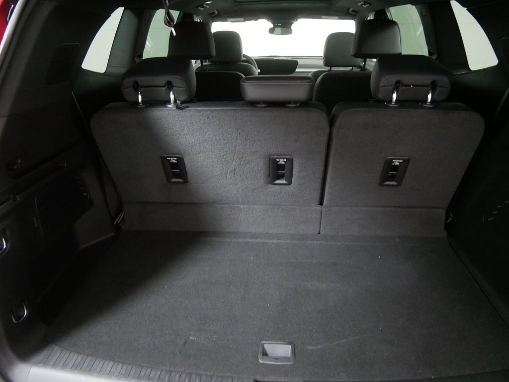 Used 2025 Buick Enclave Avenir w/ Trailering Package, 5000 lbs. image 5