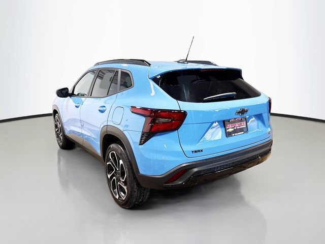 Used 2024 Chevrolet Trax RS w/ Sunroof Package FWD image 8