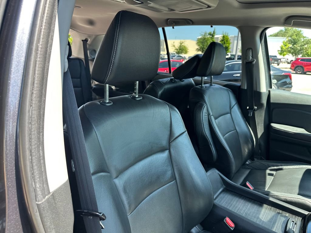 Used 2019 Honda Pilot Touring image 36