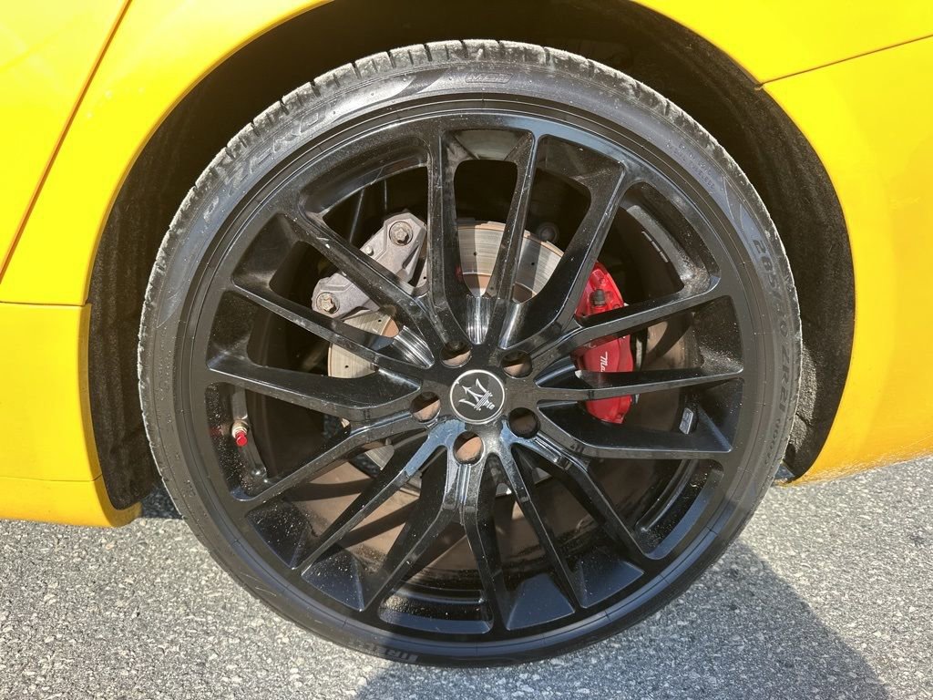 Used 2021 Maserati Ghibli Trofeo image 31