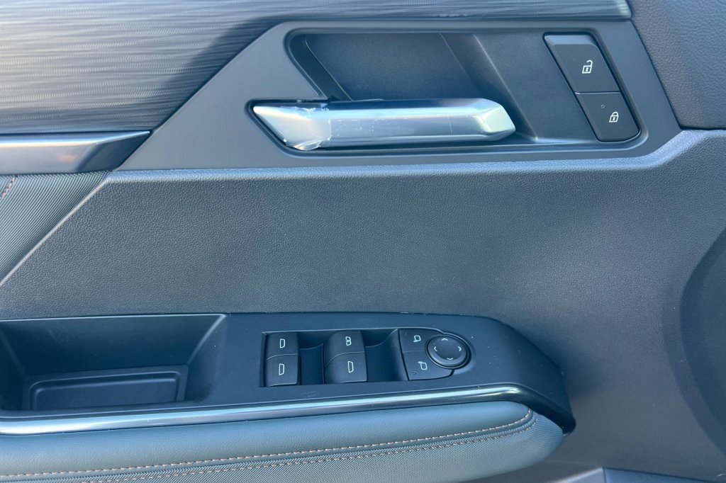 New 2026 GMC Acadia AT4 w/ Luxury Package image 8