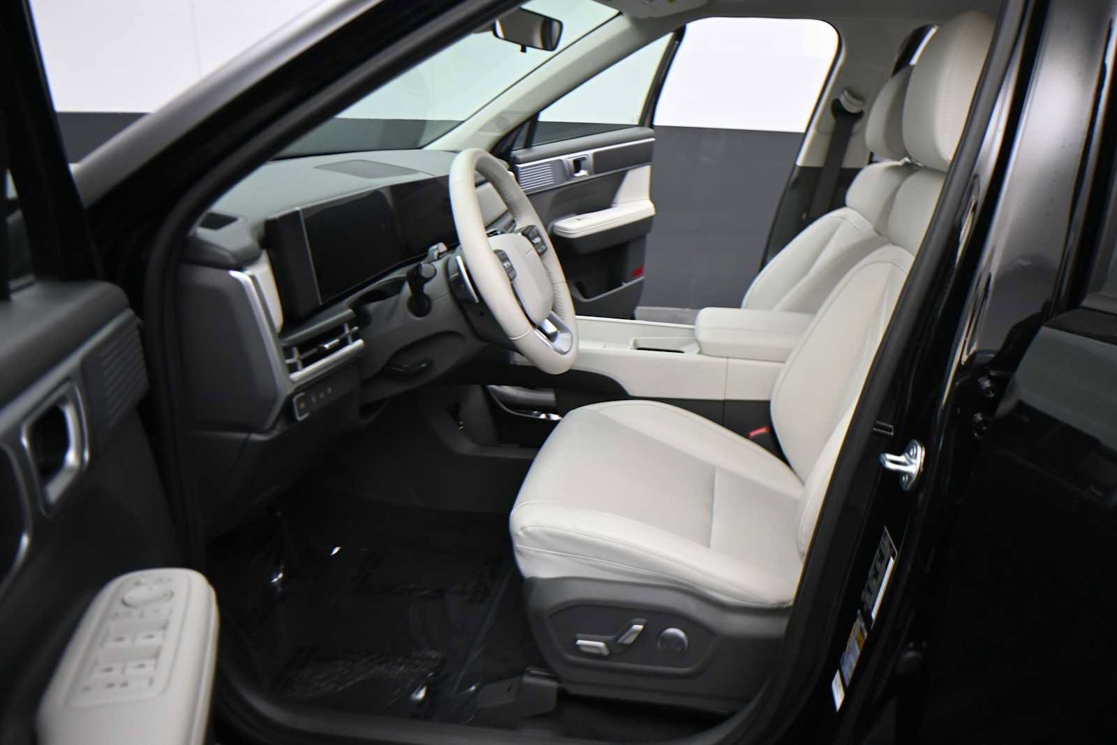 Used 2026 Hyundai Santa Fe SEL AWD/4WD image 17