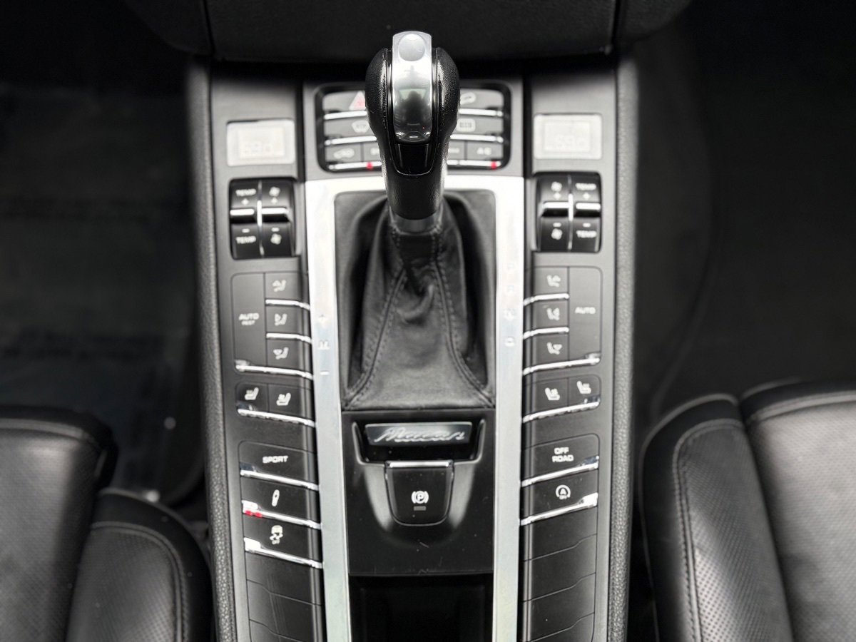Used 2015 Porsche Macan S AWD/4WD image 30