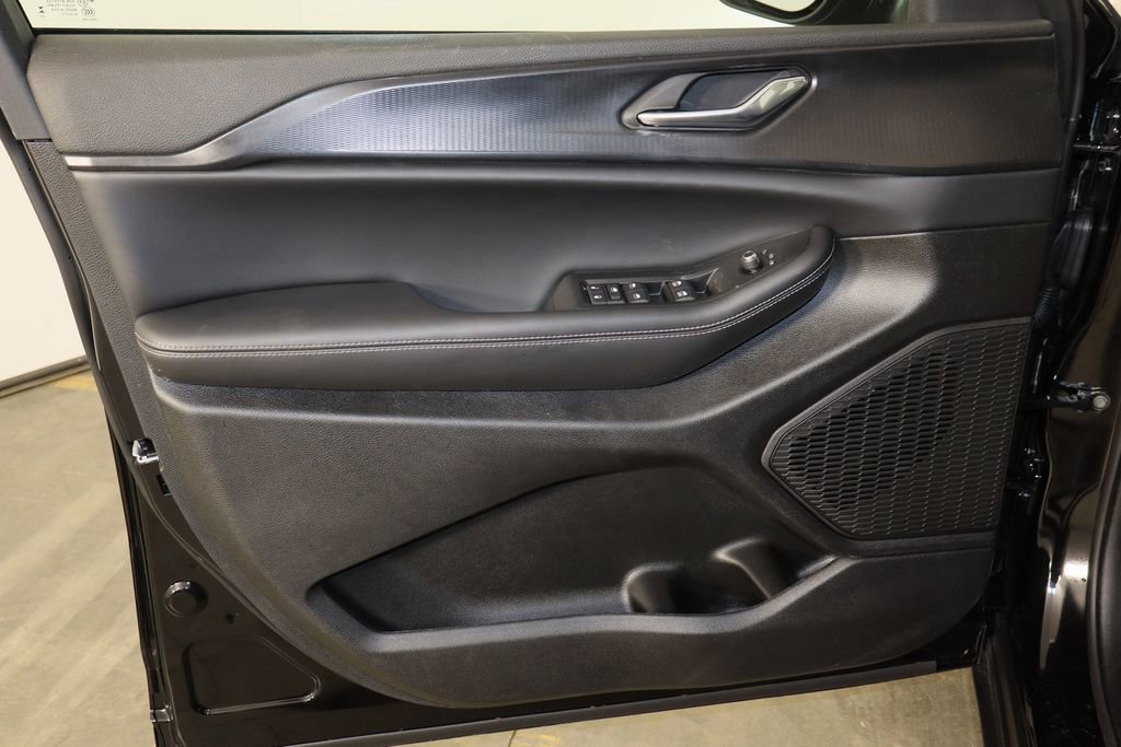 New 2026 Jeep Grand Cherokee L Laredo image 22