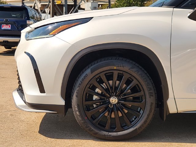 Used 2023 Toyota Highlander XSE FWD image 5