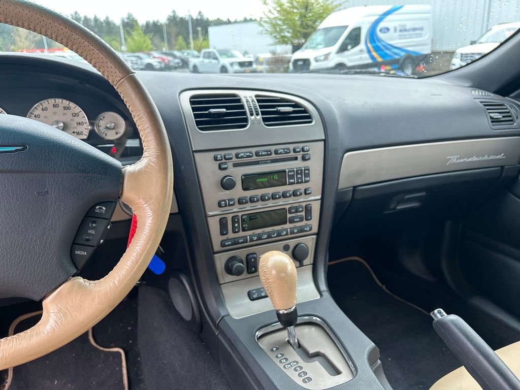 Used 2005 Ford Thunderbird image 18