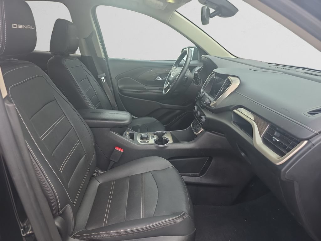 Used 2023 GMC Terrain Denali w/ Denali Premium Package AWD/4WD image 17