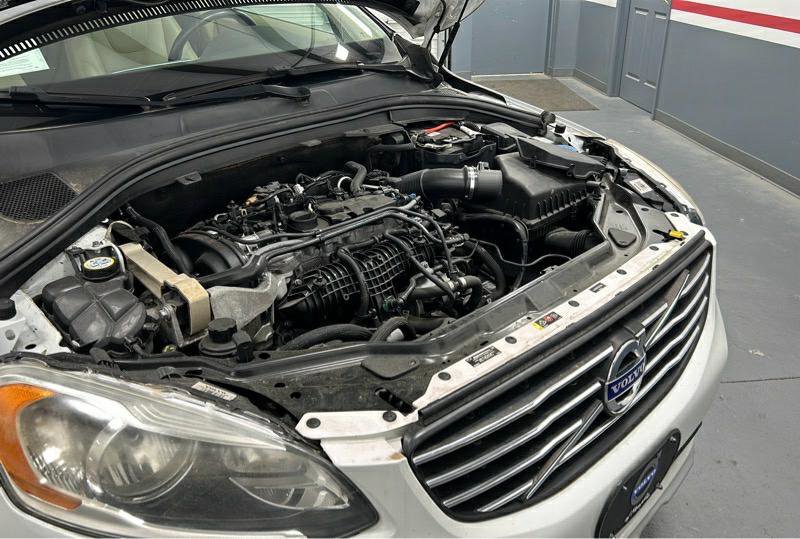 Used 2016 Volvo XC60 T5 Premier image 17