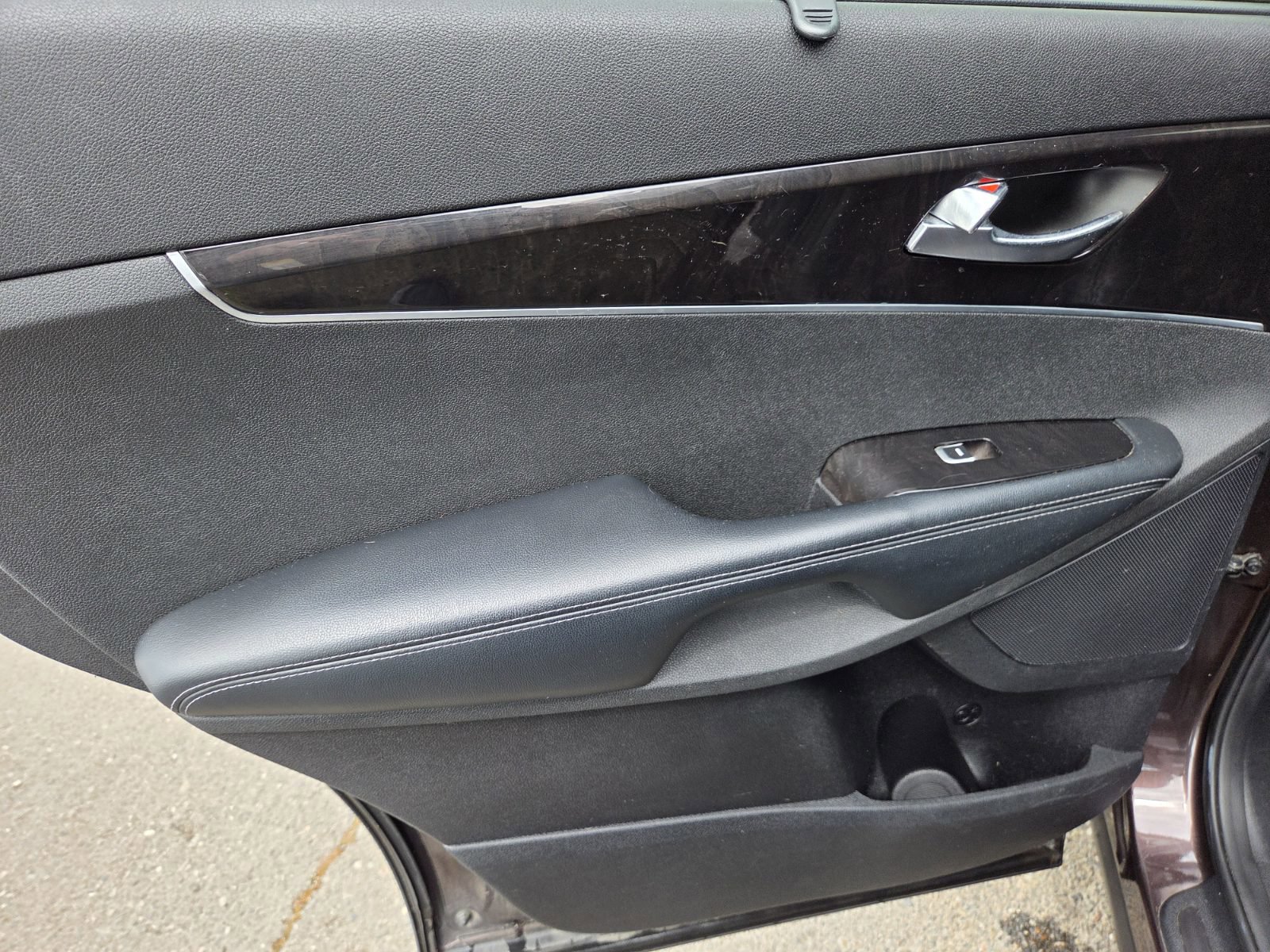 Used 2017 Kia Sorento EX image 9