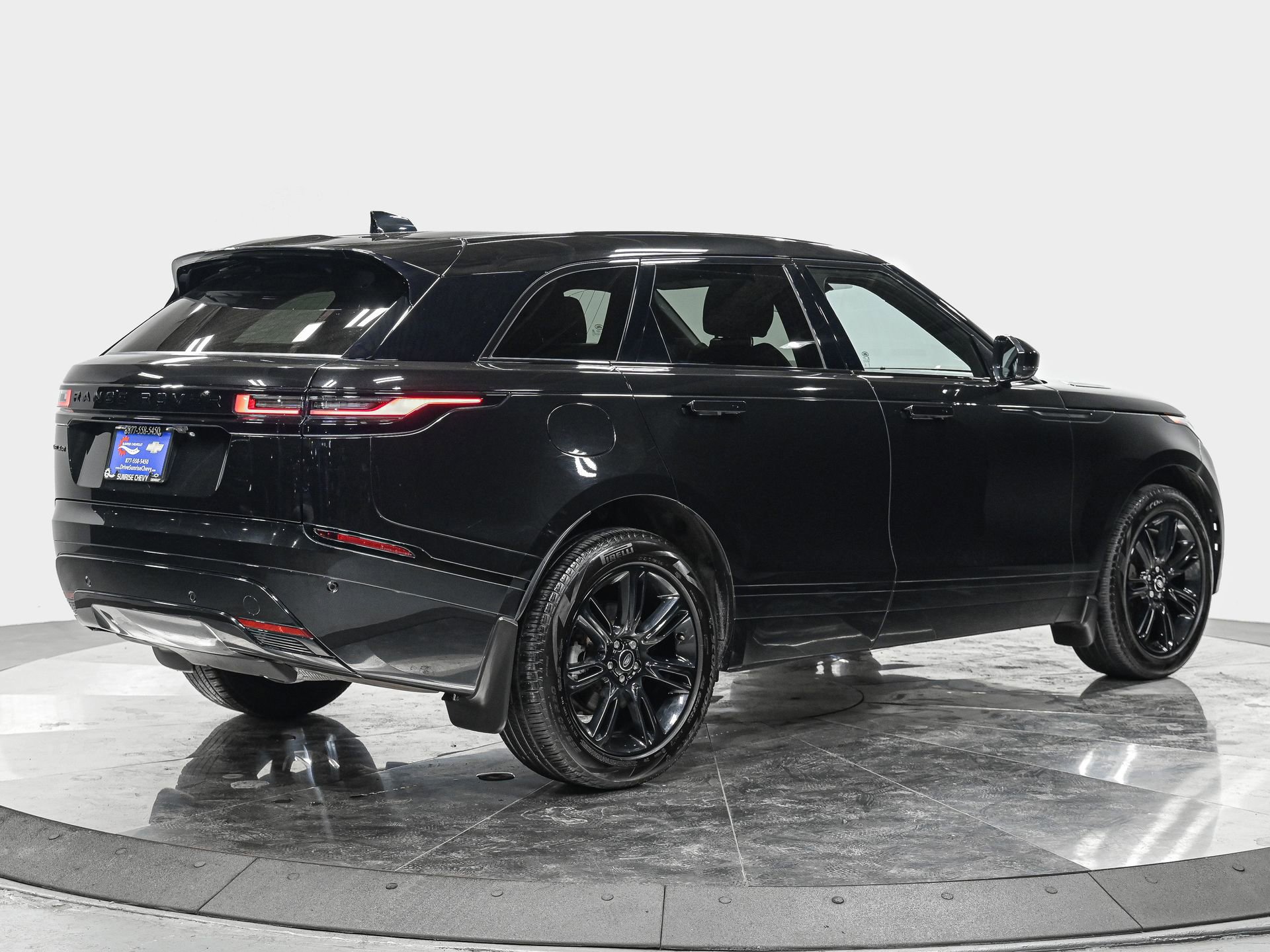 Used 2024 Land Rover Range Rover Velar Dynamic SE image 7