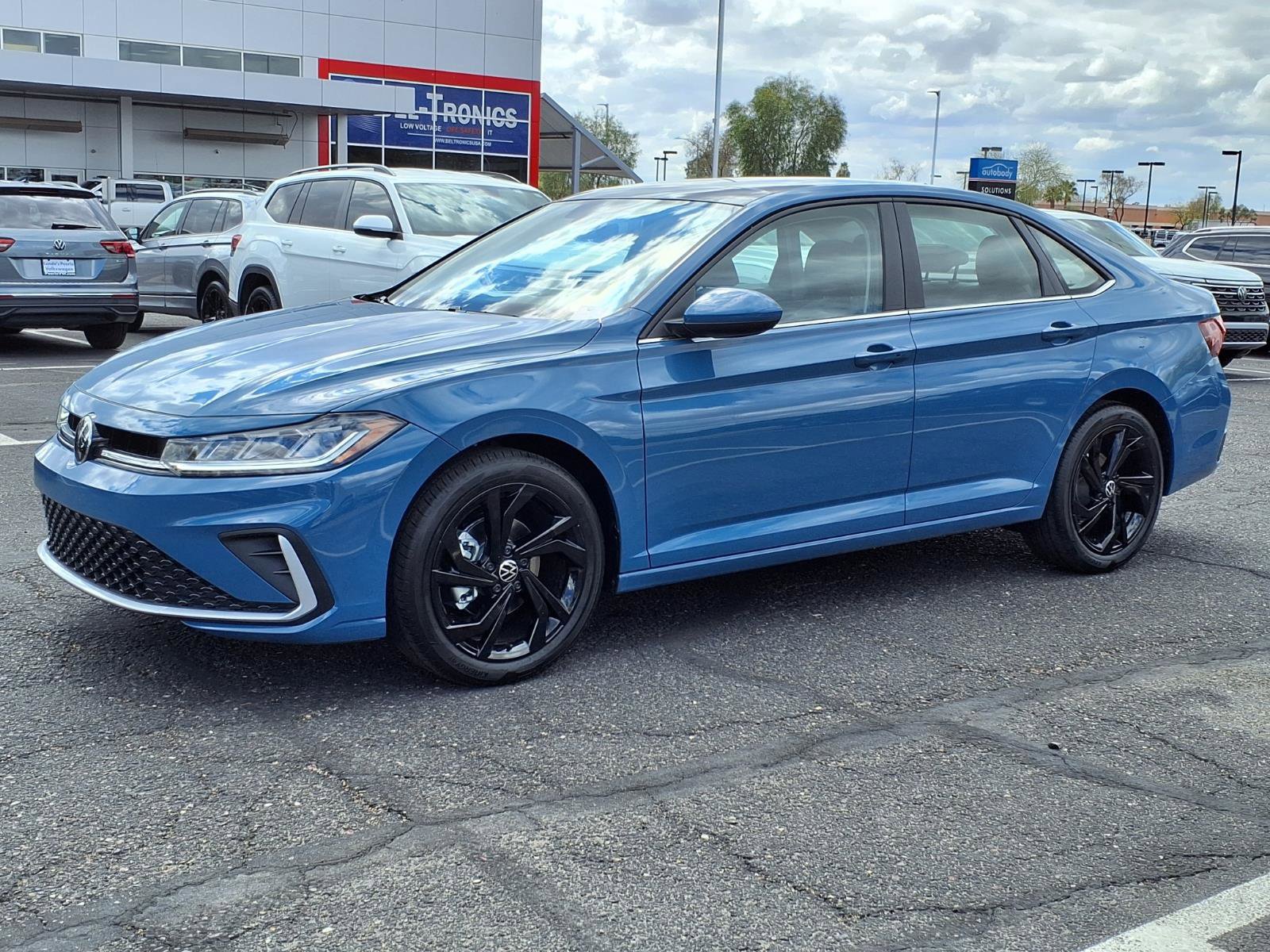 New 2026 Volkswagen Jetta SE image 2