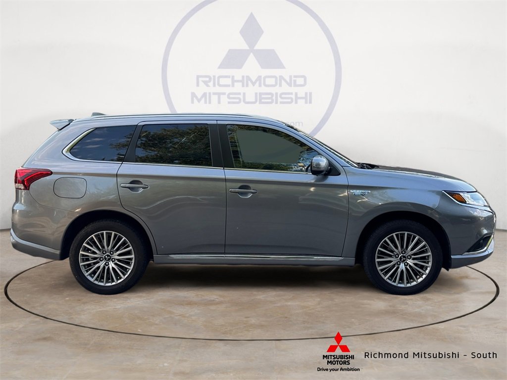 Used 2022 Mitsubishi Outlander GT image 2