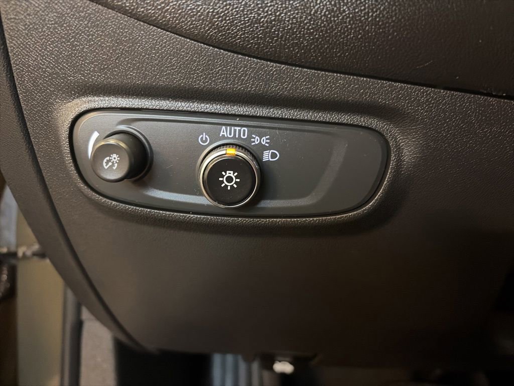 Used 2023 Chevrolet Equinox LT AWD/4WD image 20