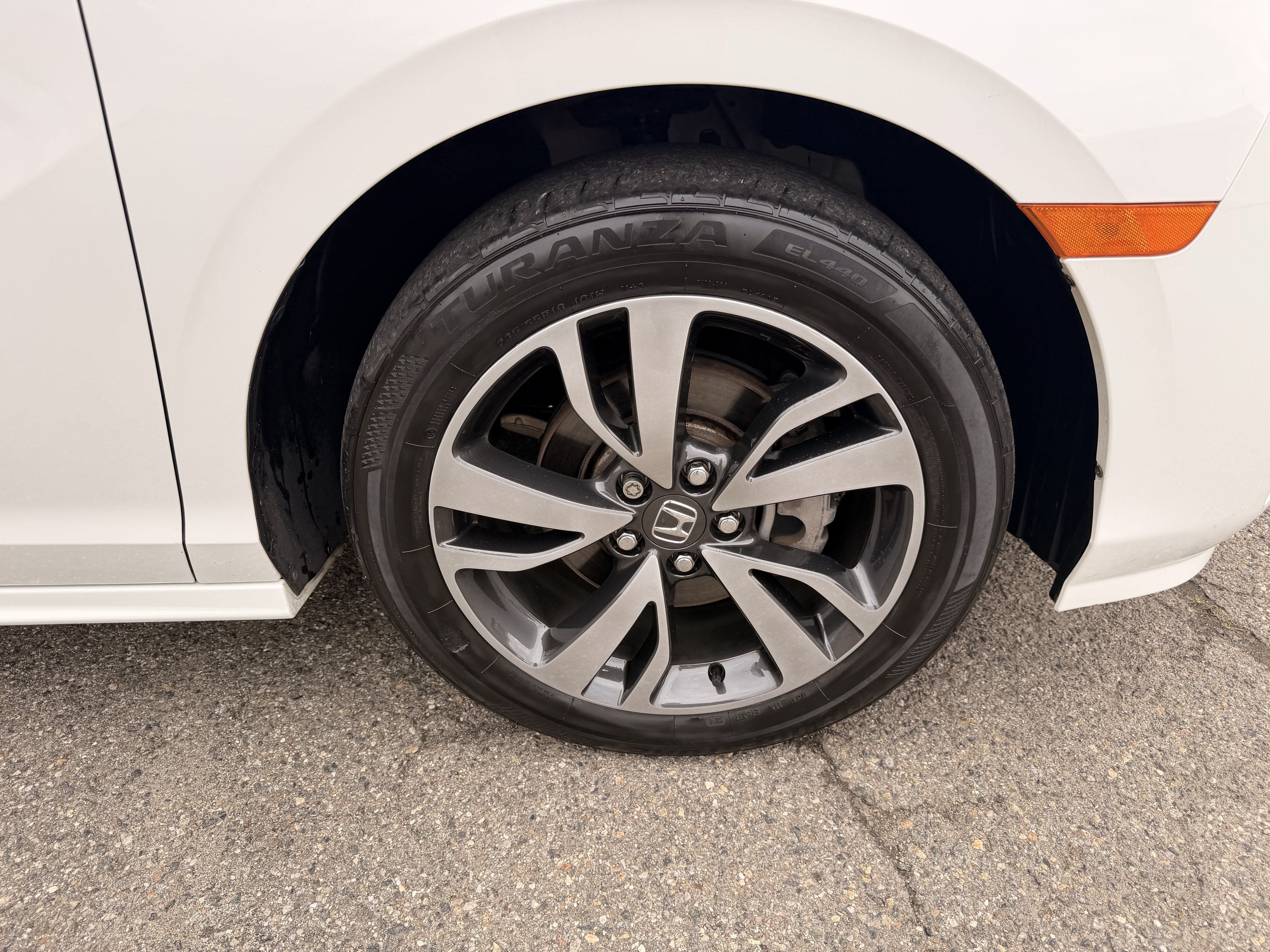 Certified 2024 Honda Odyssey Touring image 9