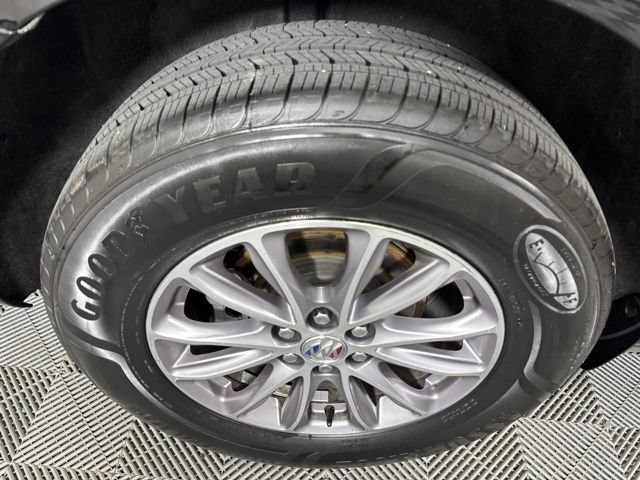 Used 2023 Buick Enclave Essence AWD/4WD image 36