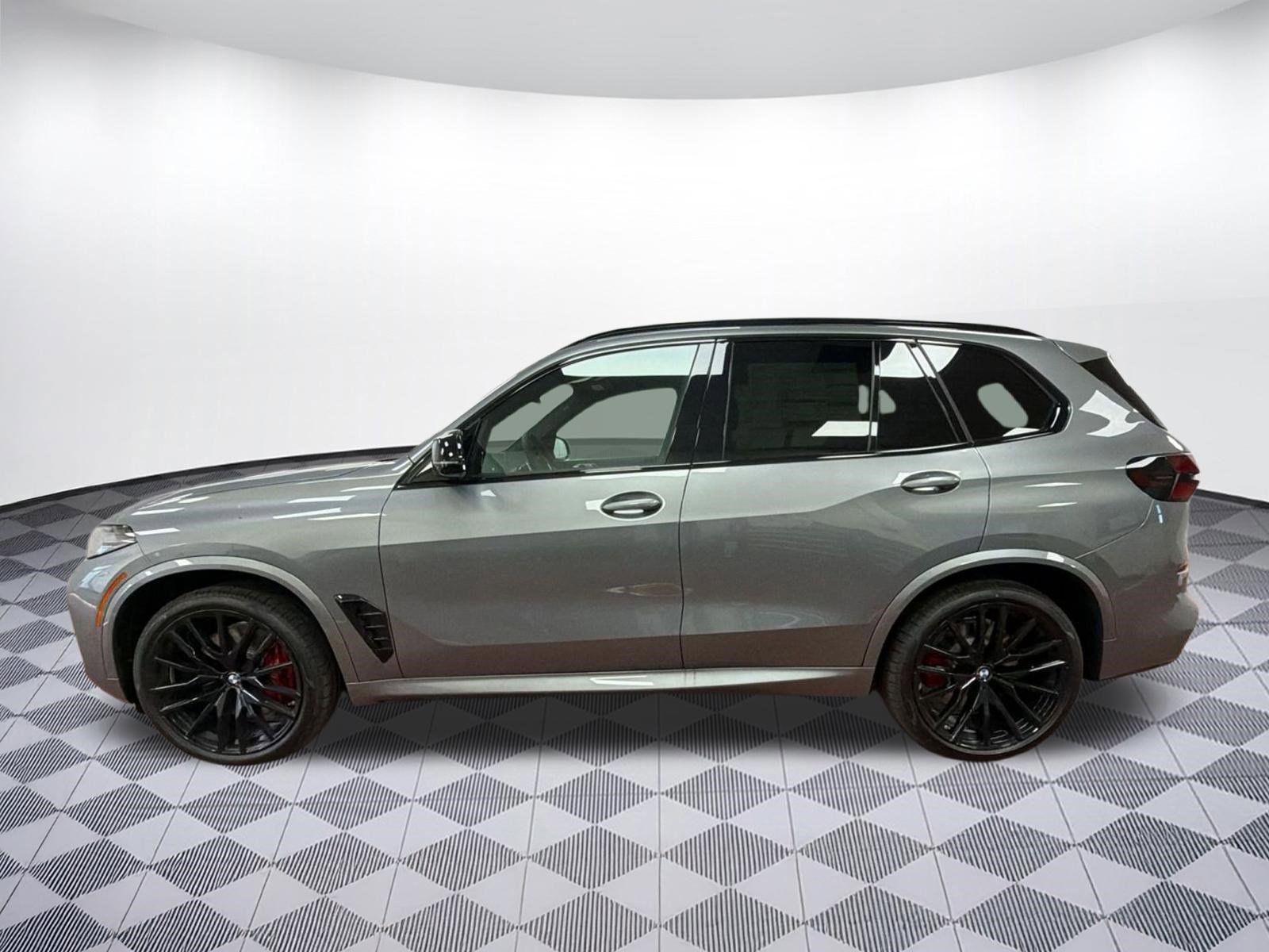 New 2026 BMW X5 M60i image 2