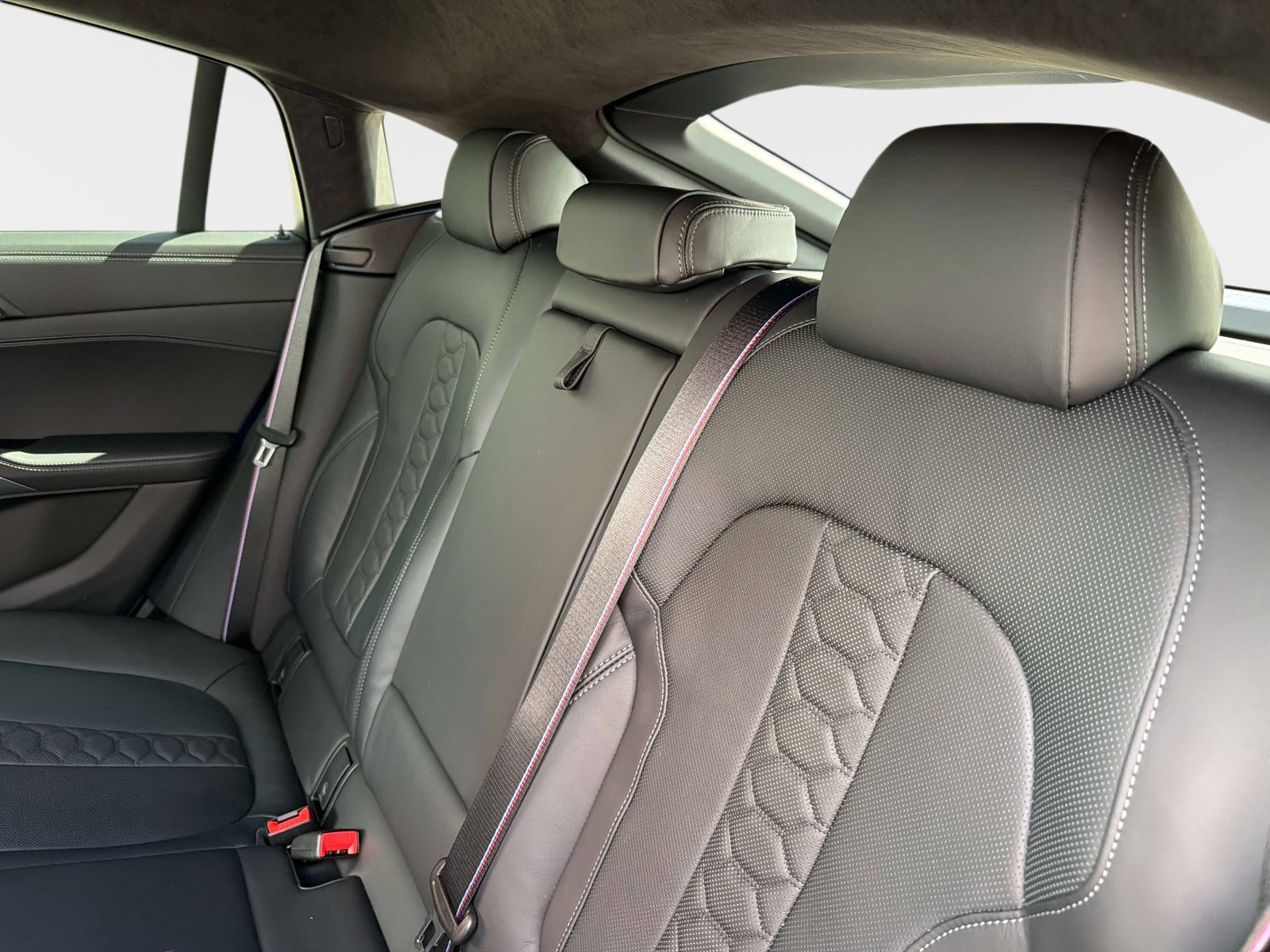 Used 2026 BMW X6 M Competition image 32