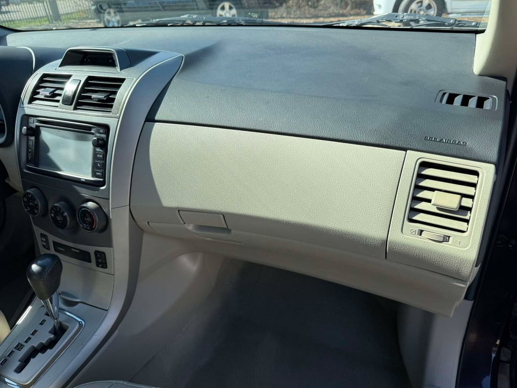 Used 2013 Toyota Corolla image 33