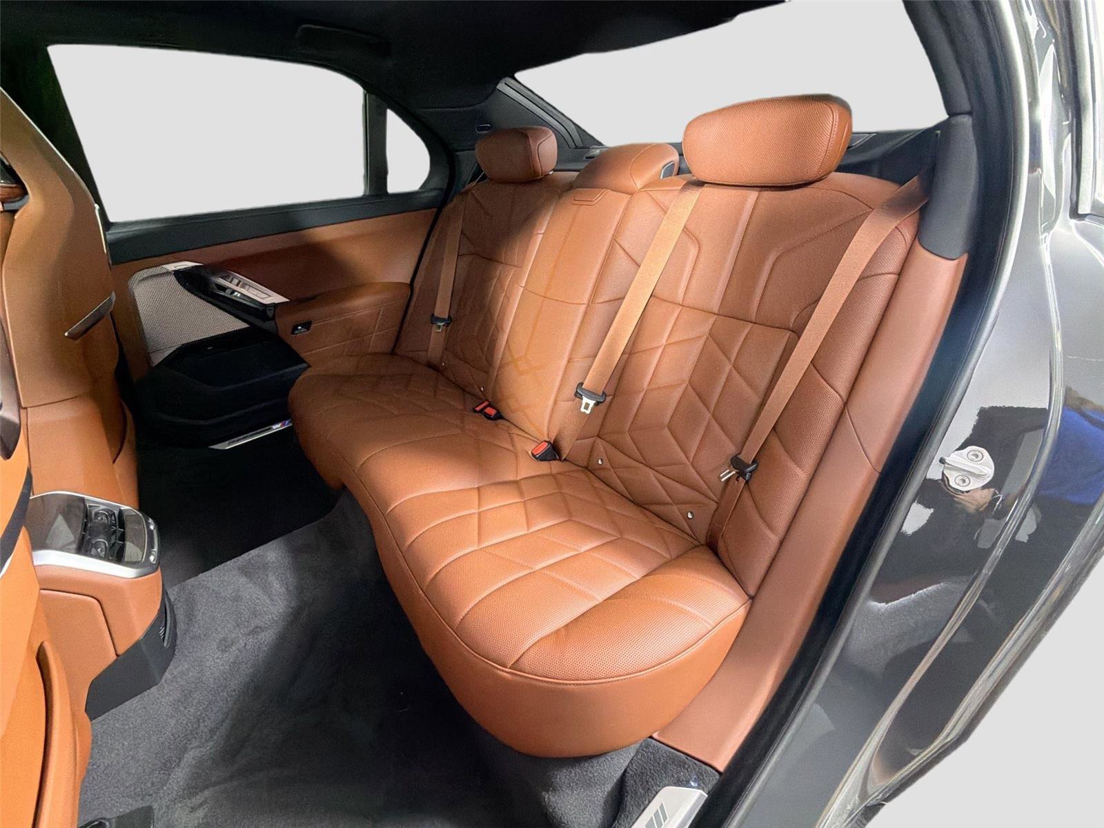 New 2026 BMW 740i xDrive w/ Executive Package AWD/4WD image 24