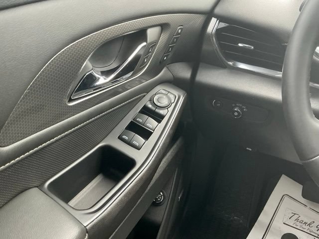 Used 2023 Chevrolet Traverse Premier FWD image 24