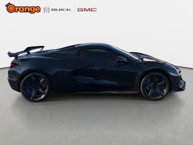 Used 2024 Chevrolet Corvette Z06 w/ Z07 Performance Package image 2