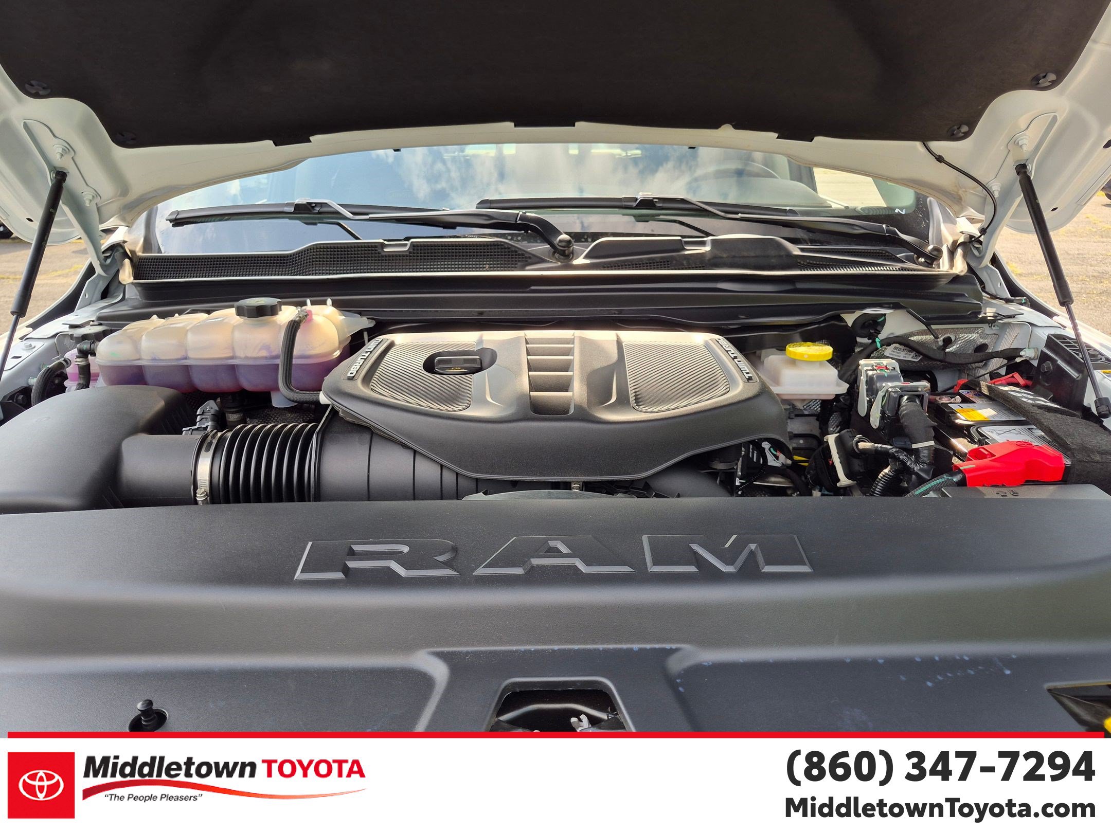 Used 2025 RAM 1500 Limited w/ Off Road Group AWD/4WD image 39