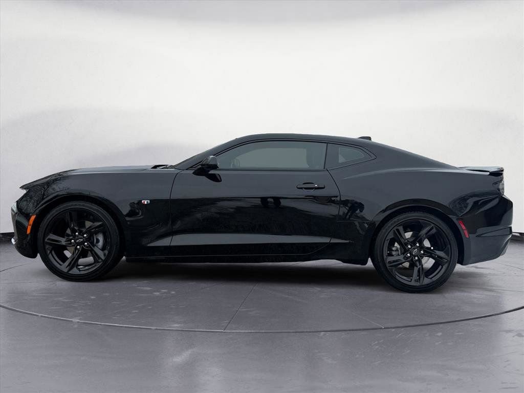 Used 2023 Chevrolet Camaro LT image 3