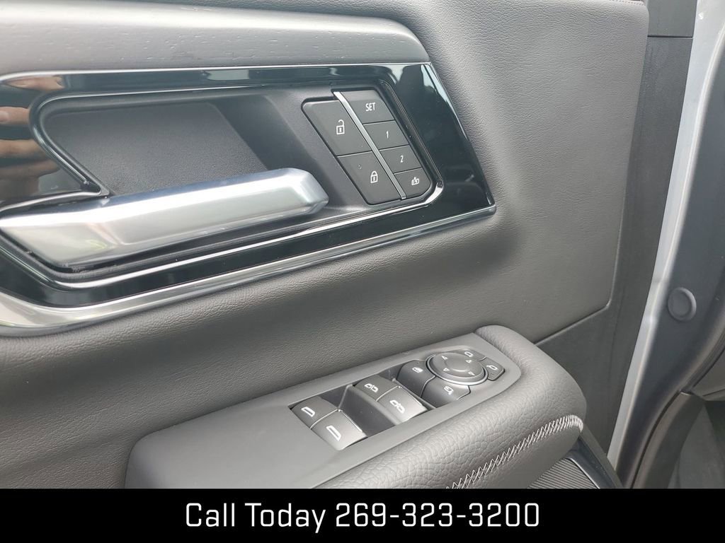 New 2025 GMC Yukon XL Denali w/ Denali Reserve Package image 26